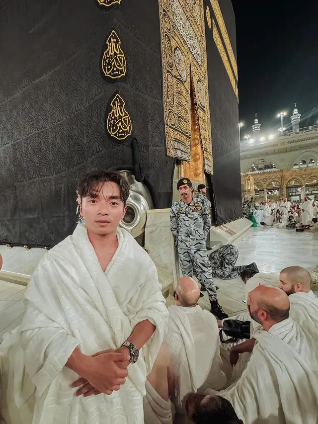 Taqy Malik Cerita Pengalaman Umrah, Salat di Shaf Kedua Dunia hingga Doa Minta Keturunan